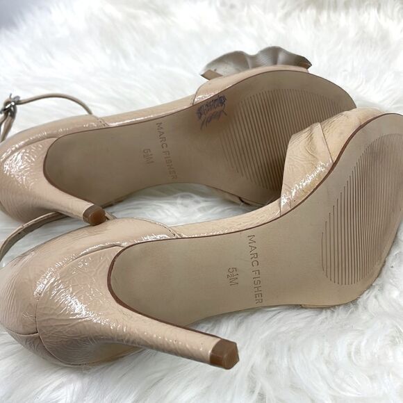 Marc Fisher | patent leather open toe heels 5.5 cream ,ankle strap, fron… - Picture 9 of 10